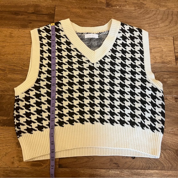 Oak + Fort Houndstooth Sweater Vest, Size Small - Picture 14 of 14